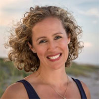 Wendy Crane outdoors smiling